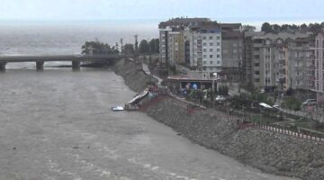 Ordu Samsun Sahil Yolu Trafiğe Kapandı!