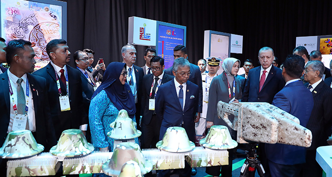 Başkan Erdoğan, Malezya Kralı tarafından verilen resmi öğle yemeğine katıldı