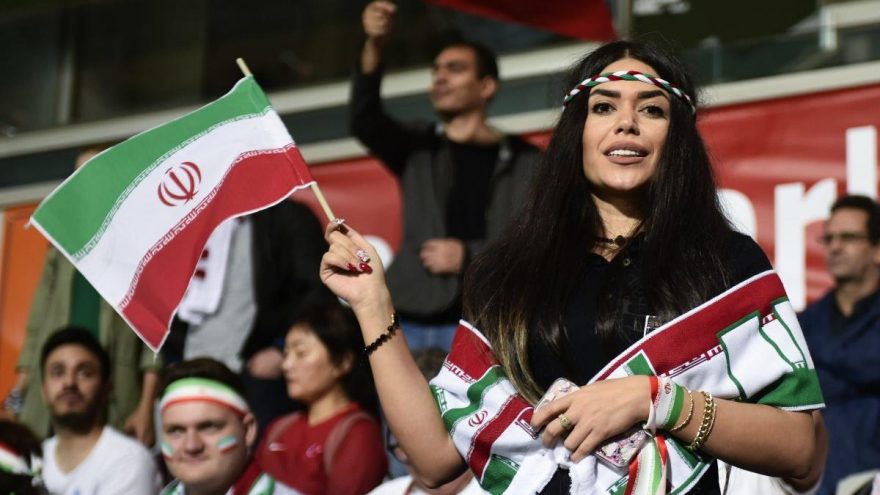 İran’da 40 yıl sonra devrim gibi karar!