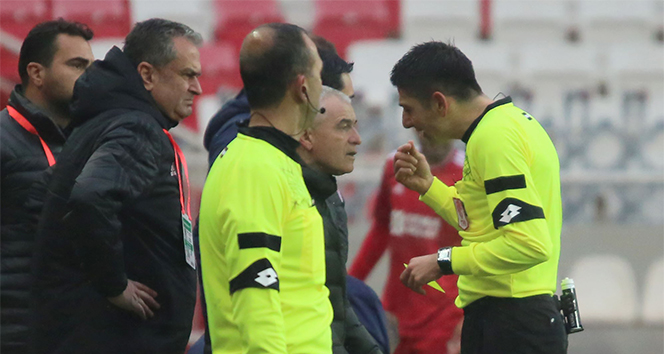 Rıza Çalımbay sarı kart gördü