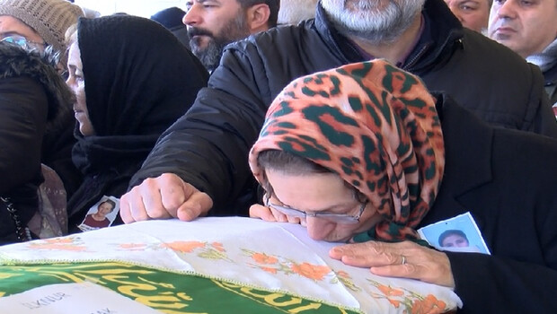 Ankara’da otomobilin çarpması sonucu ölen 2 kadın toprağa verildi