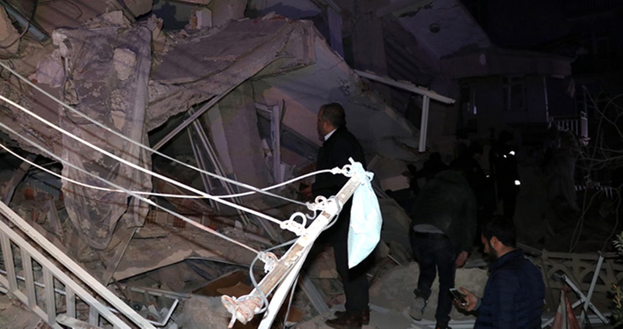 Telefon operatörlerinden deprem bölgesindeki vatandaşlara ücretsiz iletişim desteği