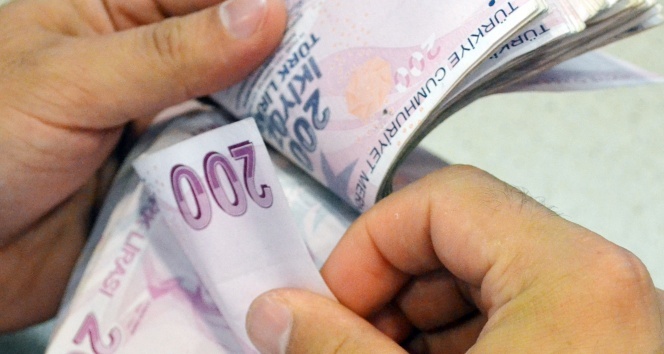 Türkiye ekonomisi yıllık yüzde 0,9 son çeyrekte yüzde 6 büyüdü