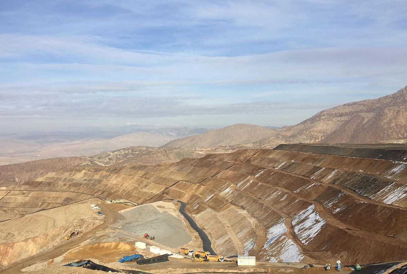 ALTIN MADENİNDE TOPRAK KAYMASI 9 VATANDAŞ TOPRAK ALTINDA!