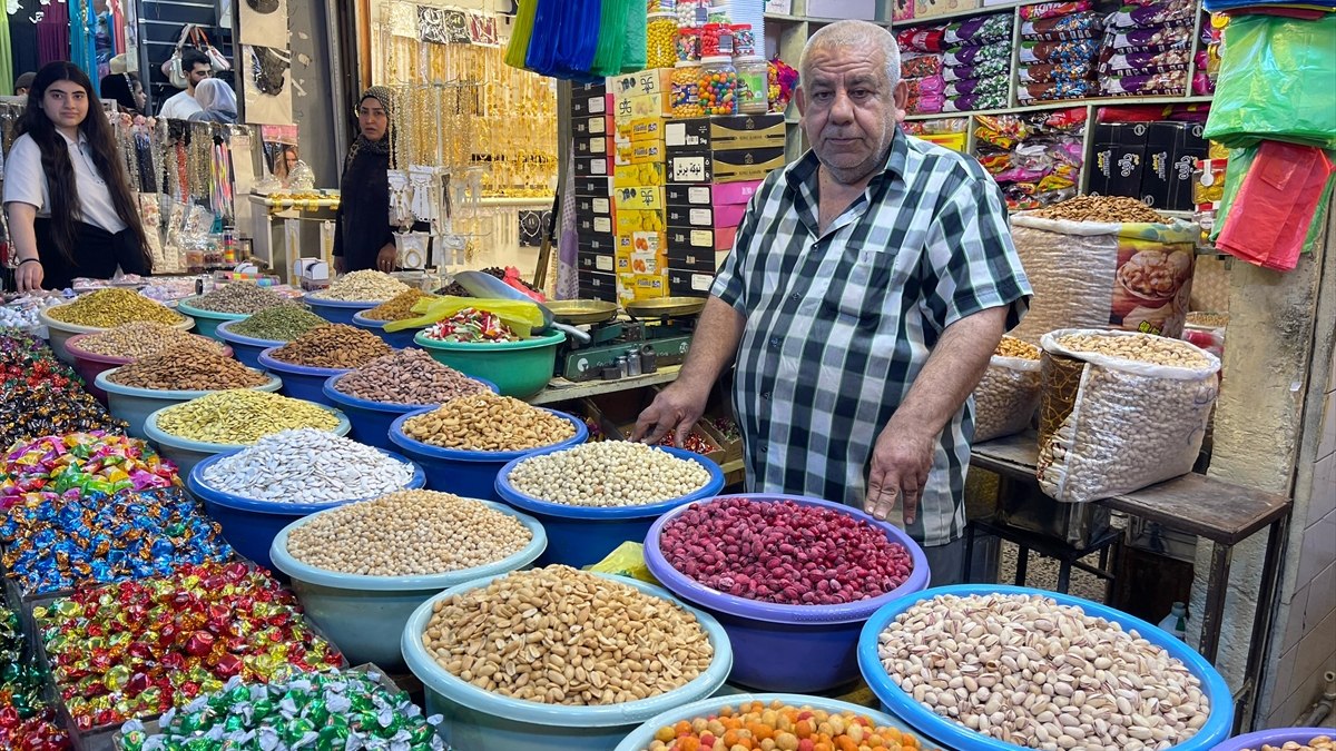 Irak, Kerkük’te çarşılarda Ramazan Bayramı hareketliliği